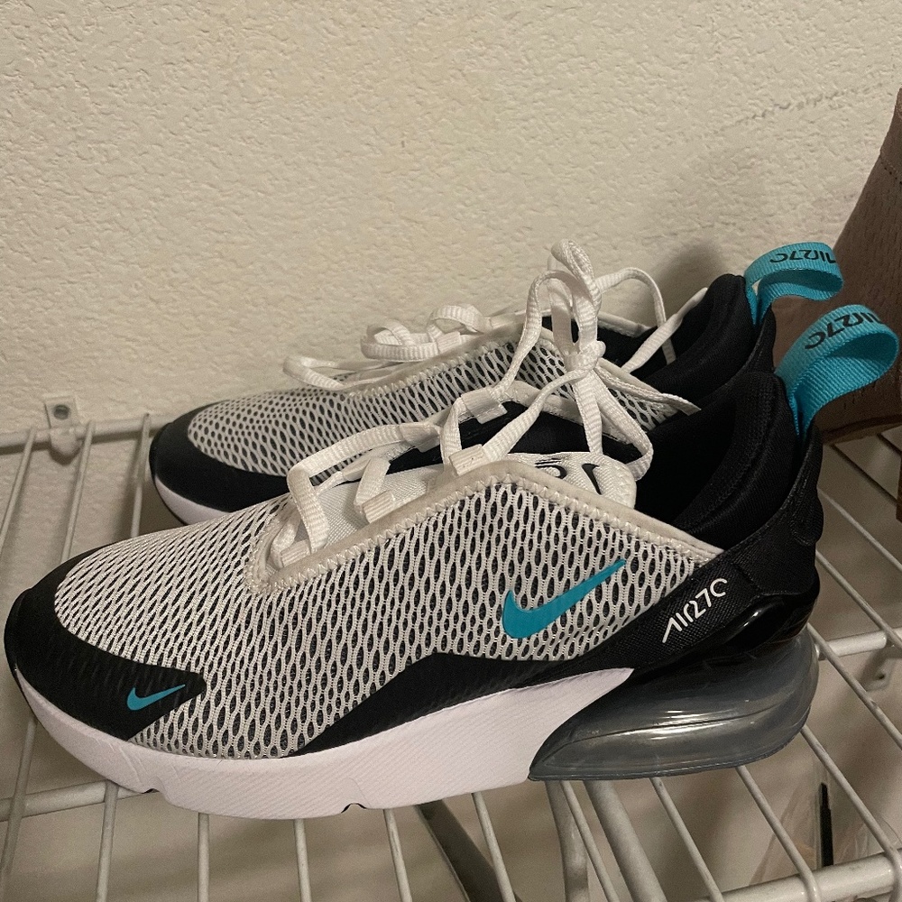 Brand new Airmax 270 youth size 3